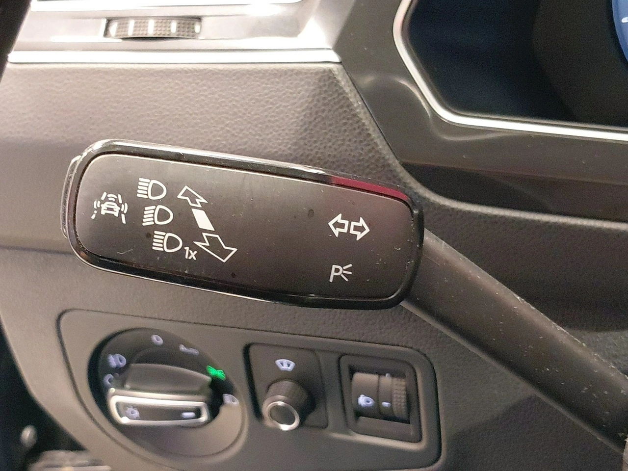 Volkswagen Tiguan - Zdjęcie 24