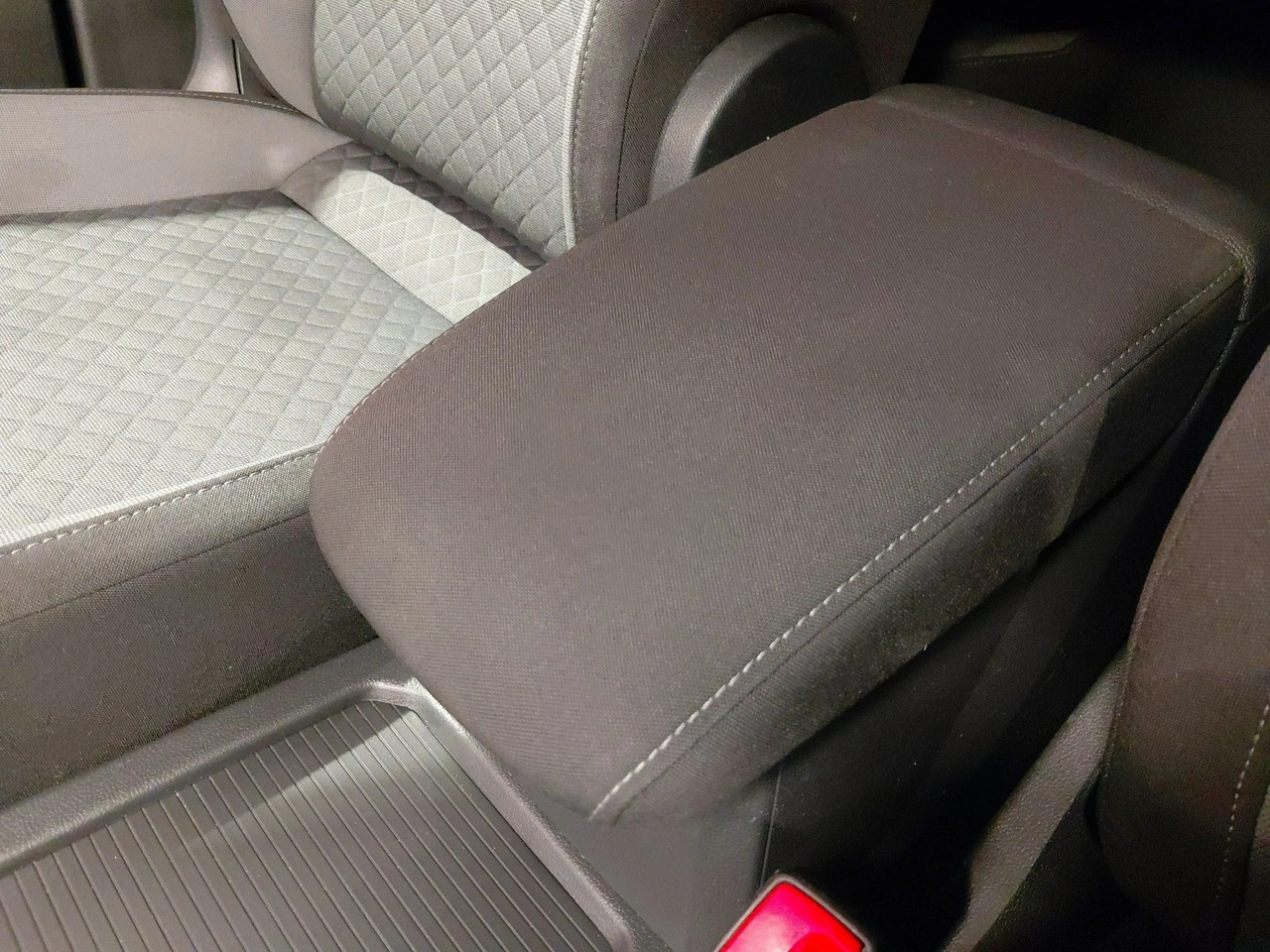 Volkswagen Tiguan - Zdjęcie 34