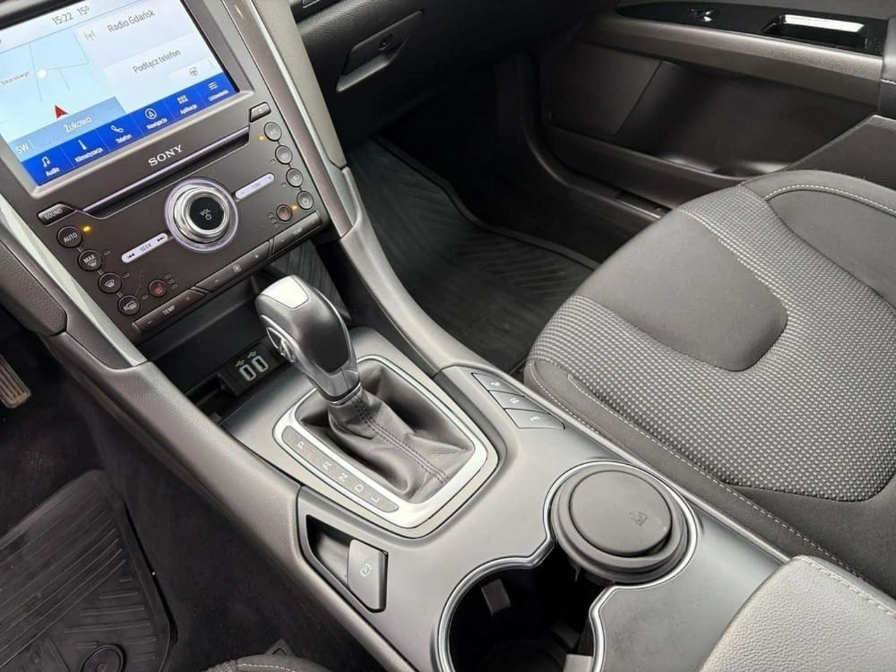 Ford Mondeo - Zdjęcie 19