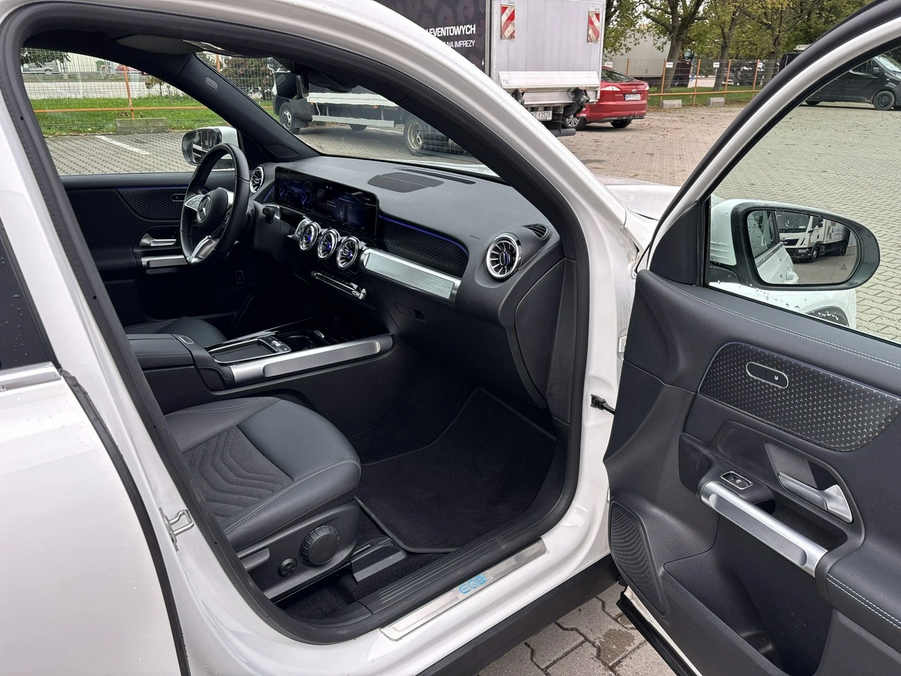 Mercedes EQB - Zdjęcie 15