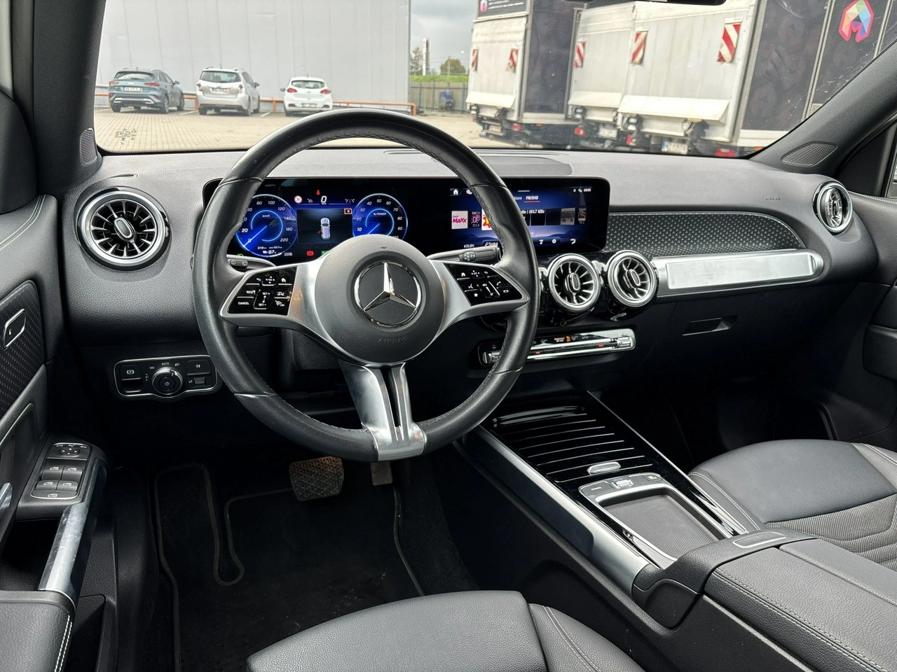 Mercedes EQB - Zdjęcie 11