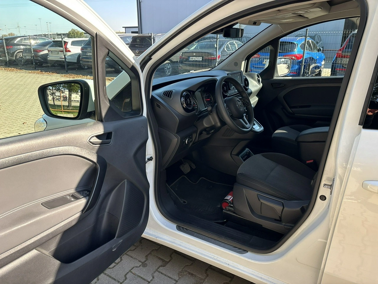 Mercedes T 180 d - Zdjęcie 10