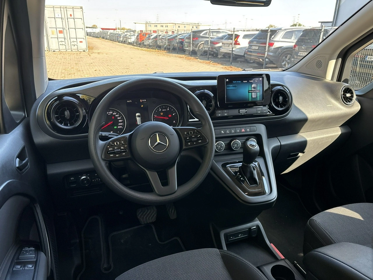 Mercedes T 180 d - Zdjęcie 11