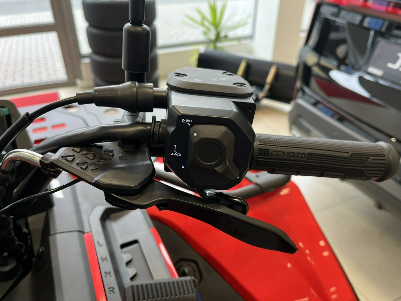 CF Moto C-Force - Zdjęcie 9