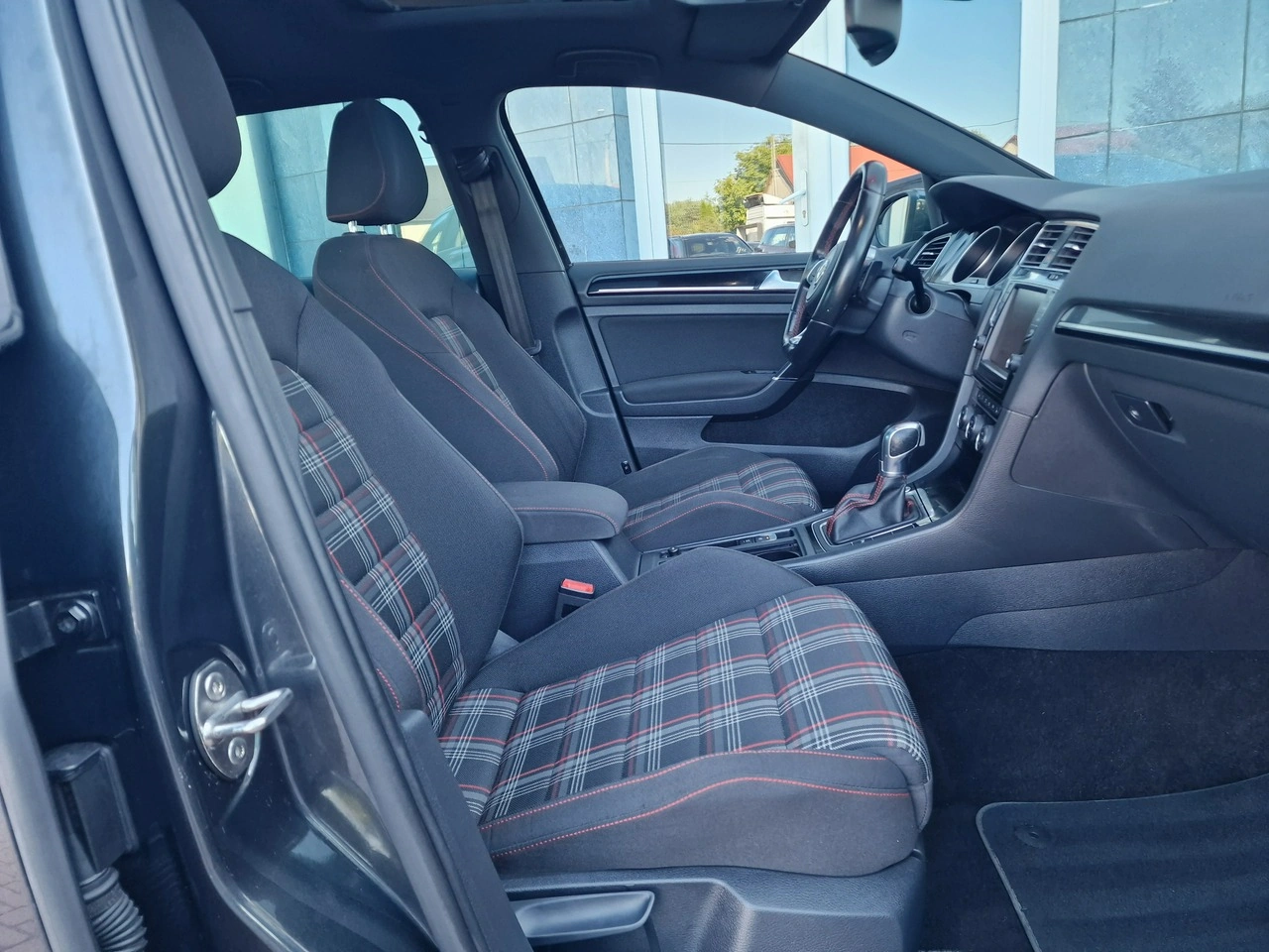 Volkswagen Golf - Zdjęcie 23