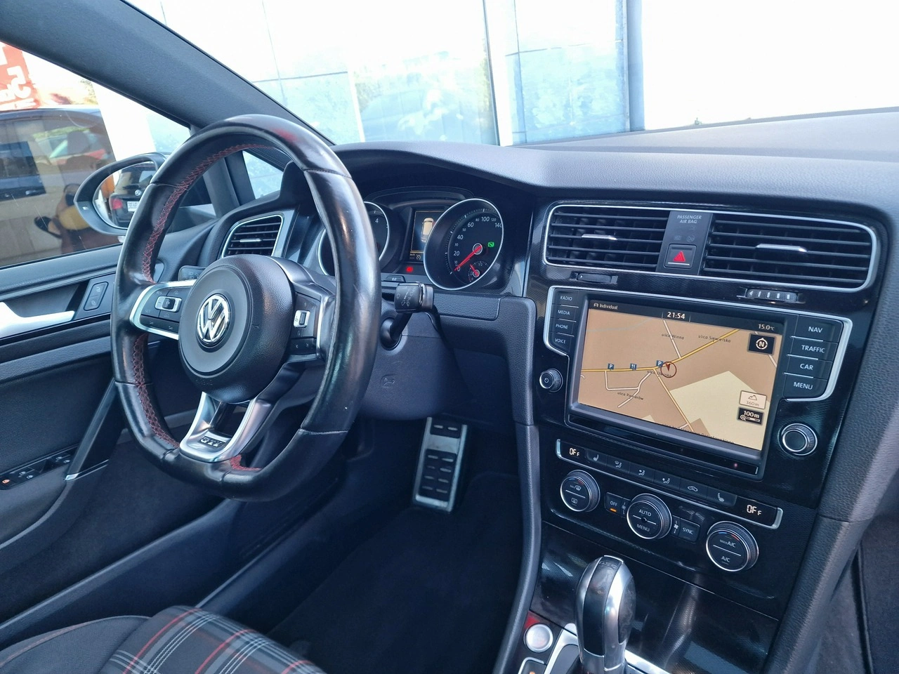 Volkswagen Golf - Zdjęcie 24