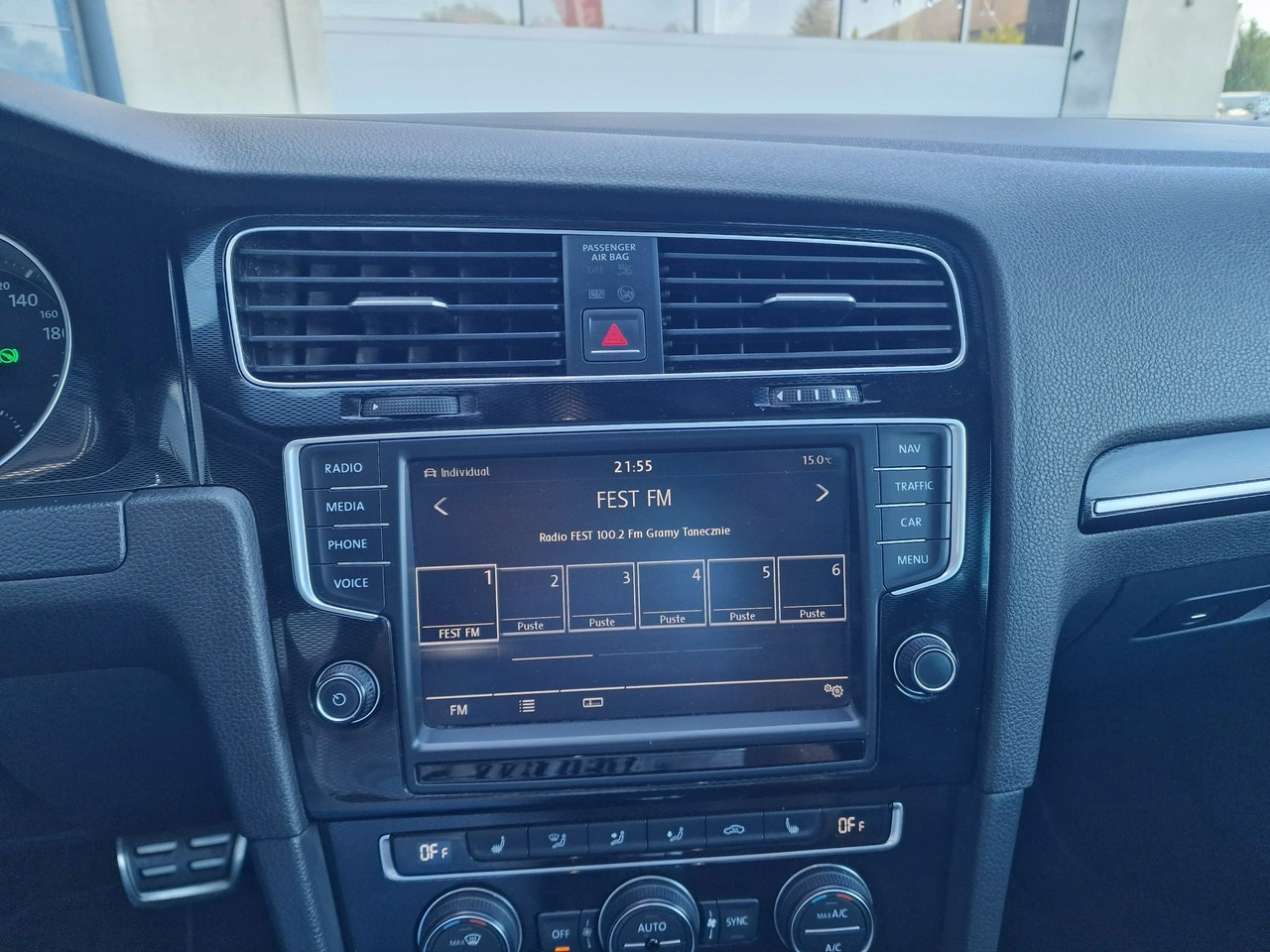 Volkswagen Golf - Zdjęcie 27
