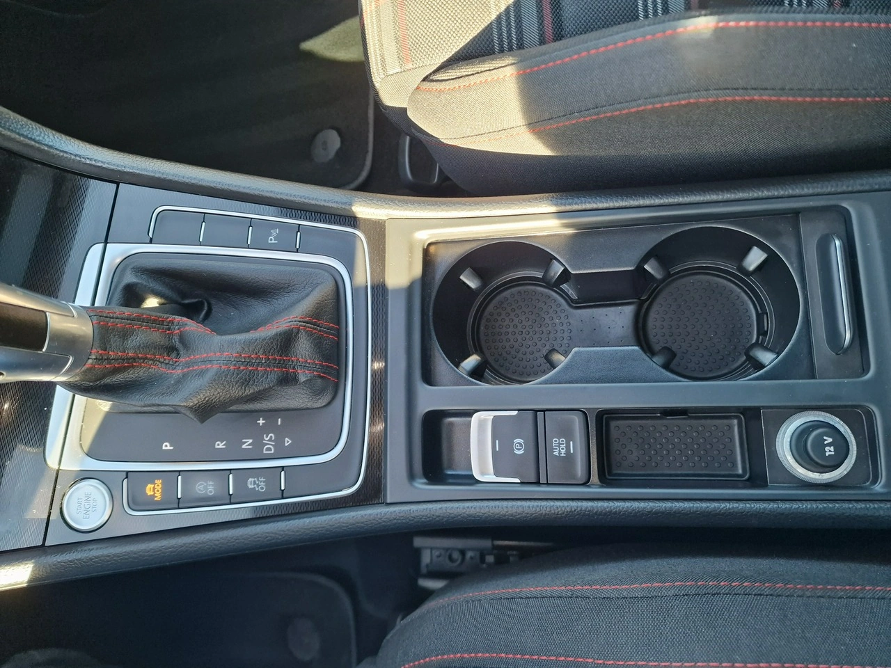 Volkswagen Golf - Zdjęcie 35