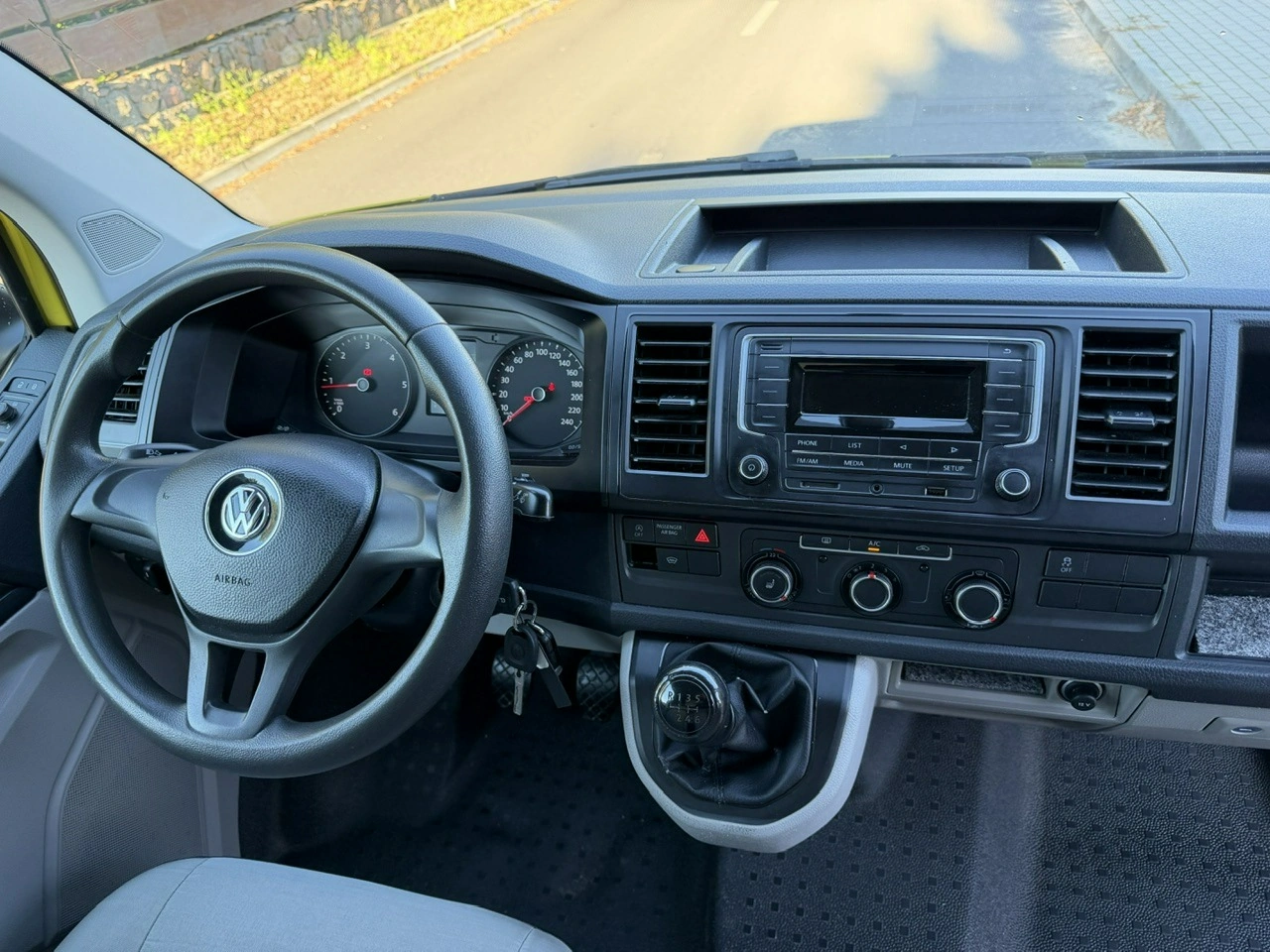 Volkswagen Transporter - Zdjęcie 14