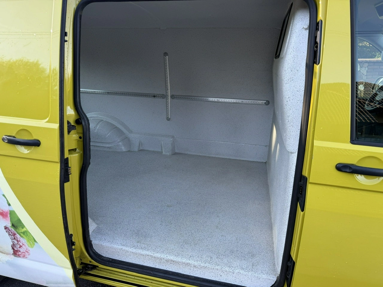 Volkswagen Transporter - Zdjęcie 24