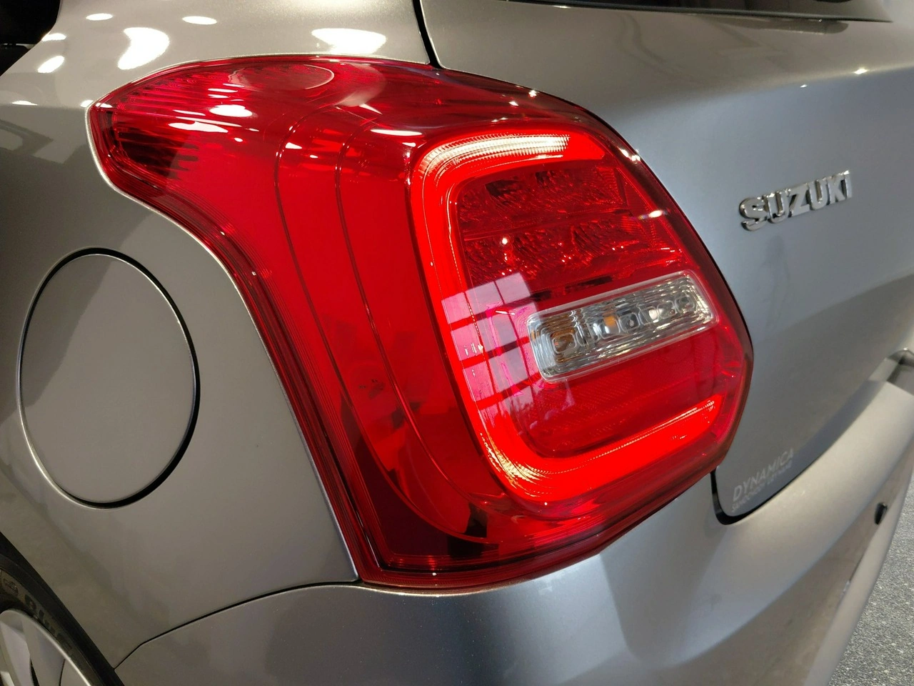 Suzuki Swift - Zdjęcie 9