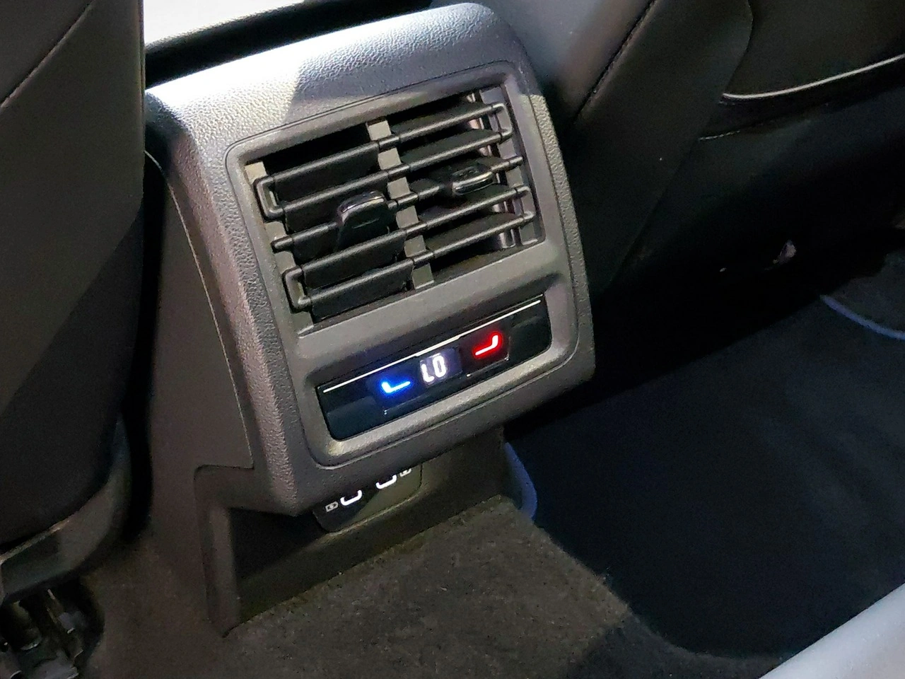 Volkswagen Golf - Zdjęcie 14
