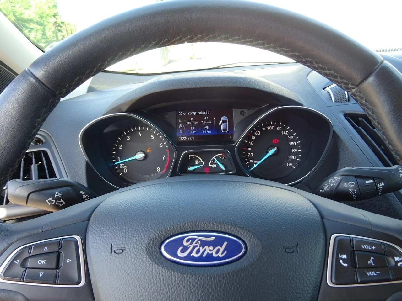 Ford Kuga - Zdjęcie 8
