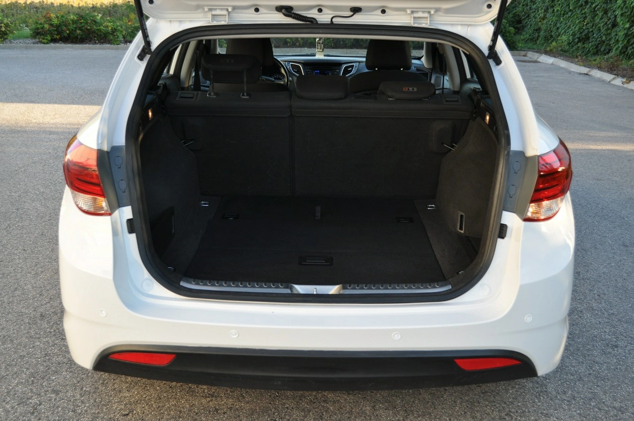 Hyundai i40 - Zdjęcie 31