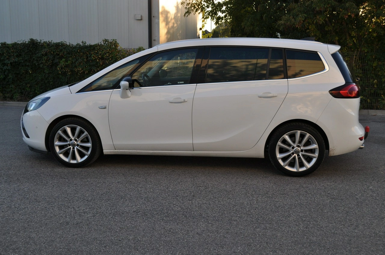 Opel Zafira - Zdjęcie 9