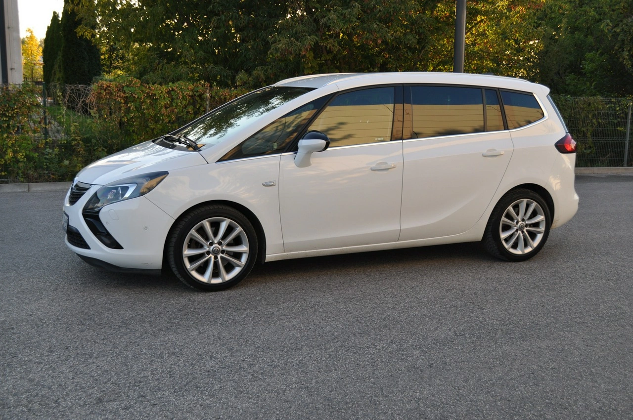 Opel Zafira - Zdjęcie 10
