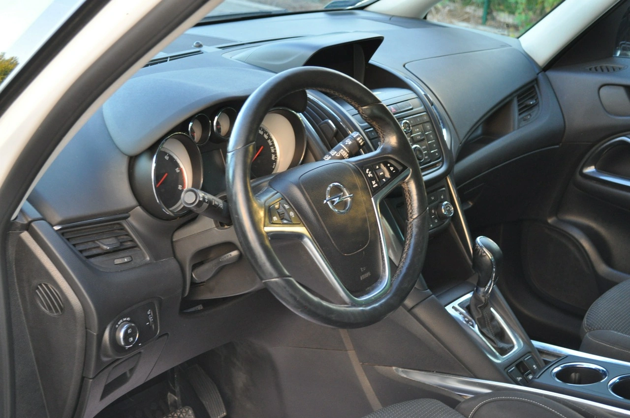 Opel Zafira - Zdjęcie 13
