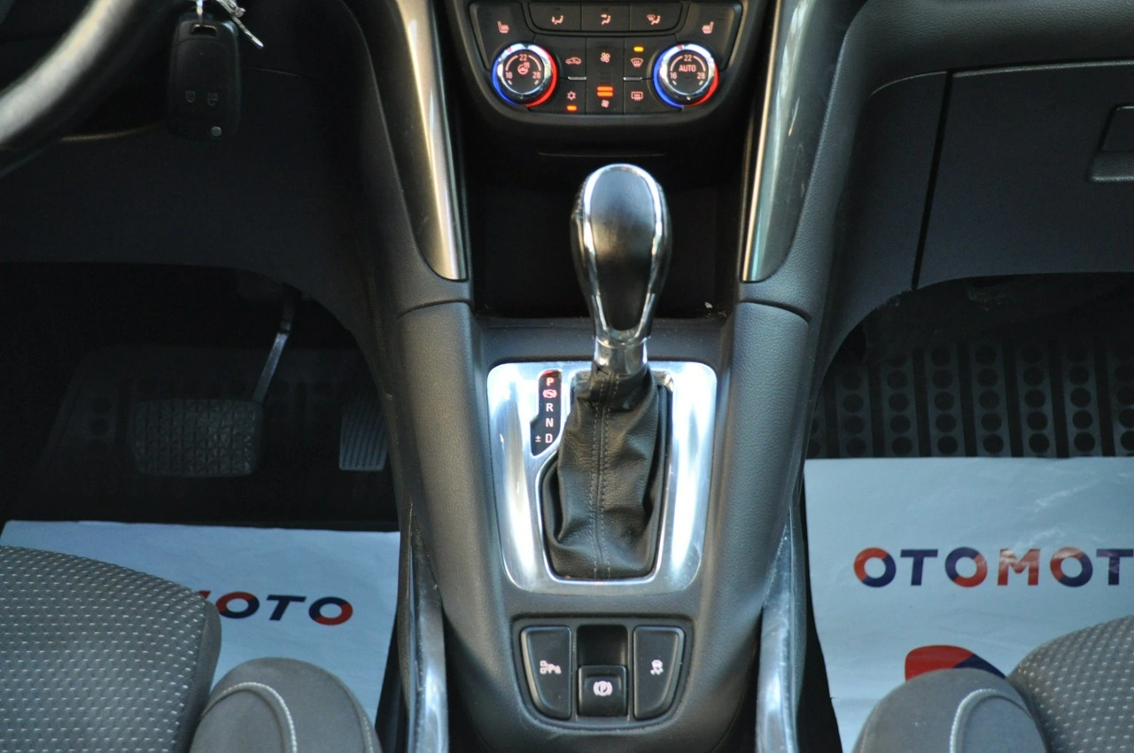 Opel Zafira - Zdjęcie 20