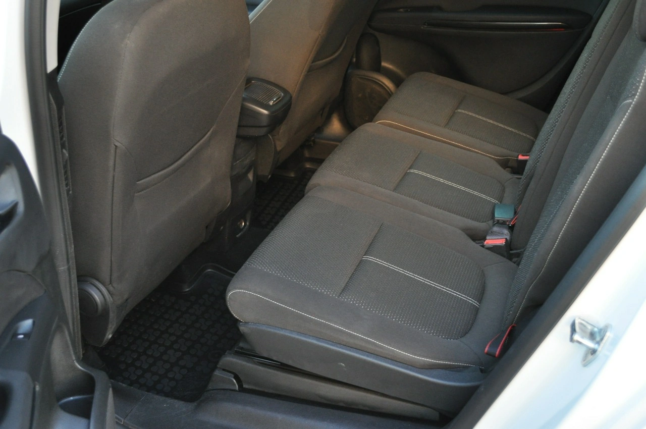 Opel Zafira - Zdjęcie 23