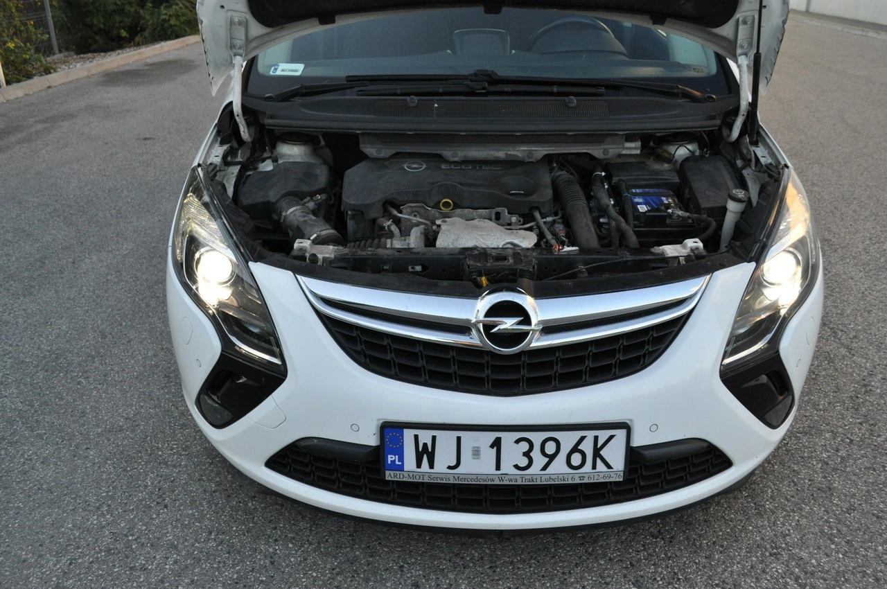 Opel Zafira - Zdjęcie 27