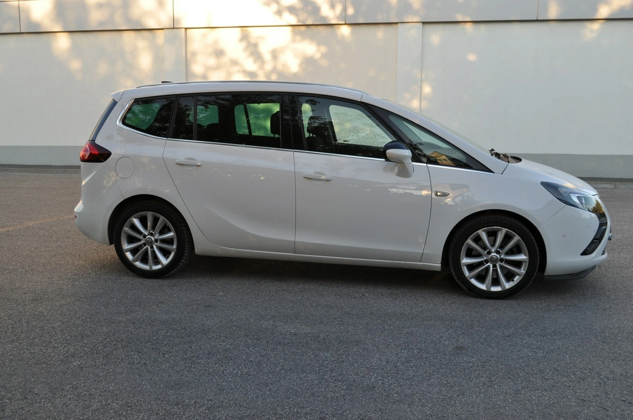 Opel Zafira - Zdjęcie 2