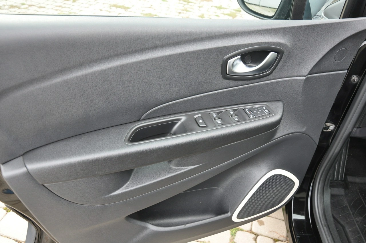 Renault Captur - Zdjęcie 10