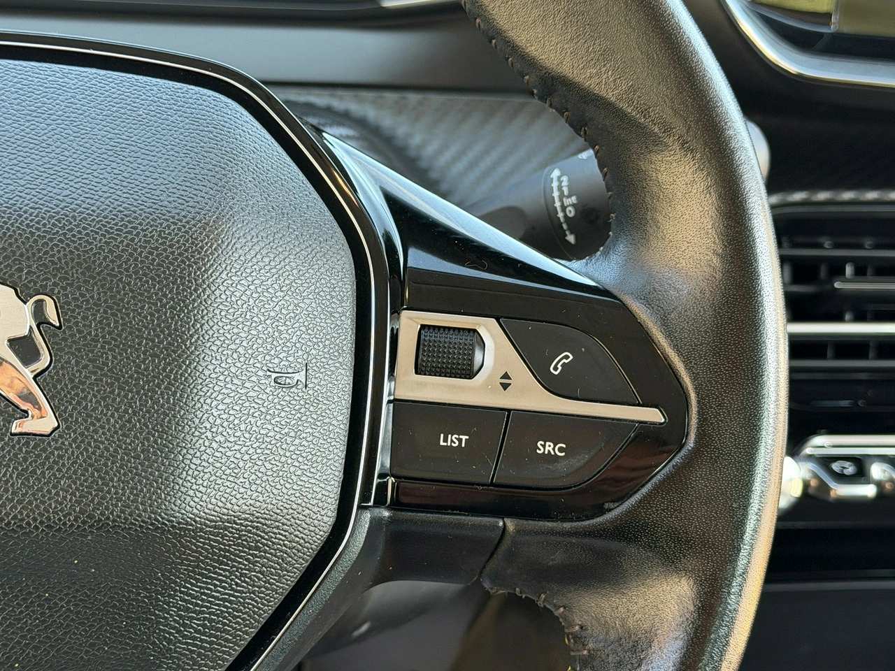 Peugeot 208 - Zdjęcie 9