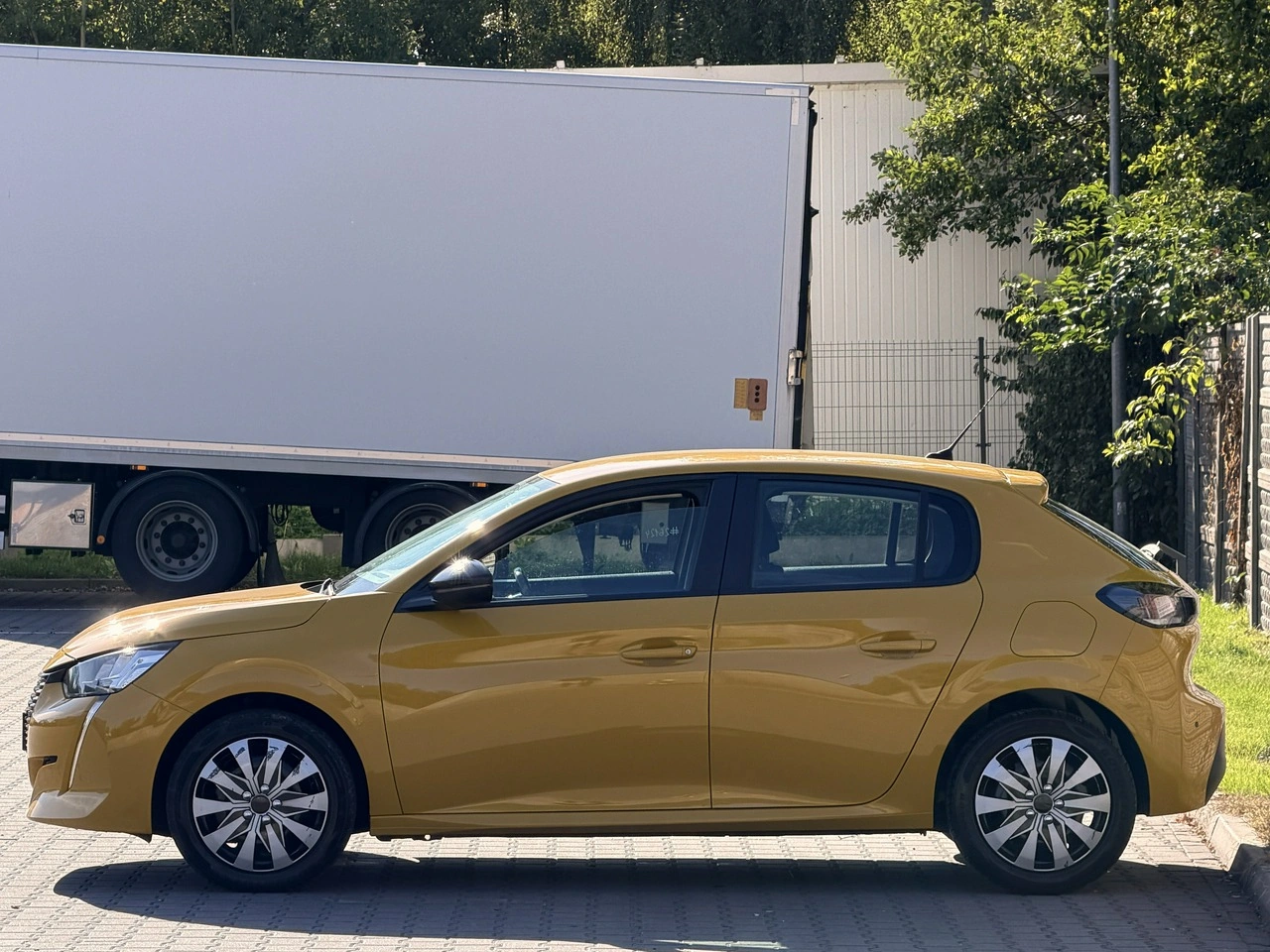 Peugeot 208 - Zdjęcie 21