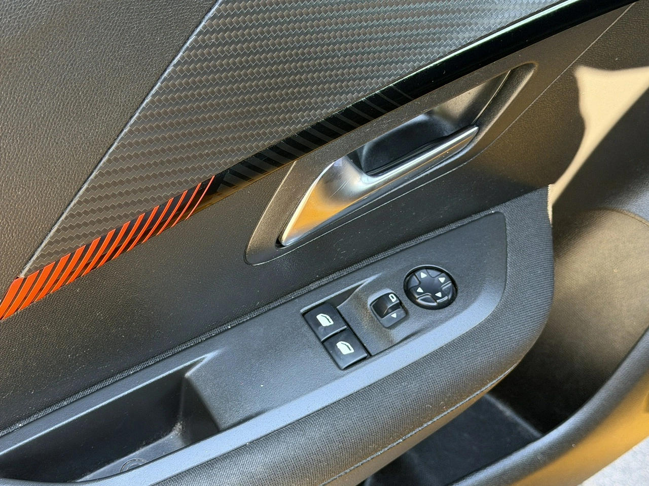 Peugeot 208 - Zdjęcie 6