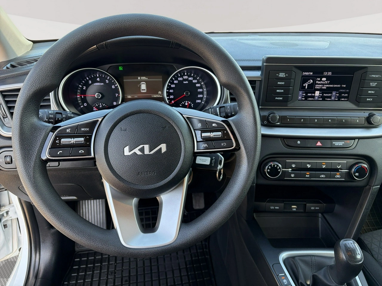 Kia Ceed - Zdjęcie 11
