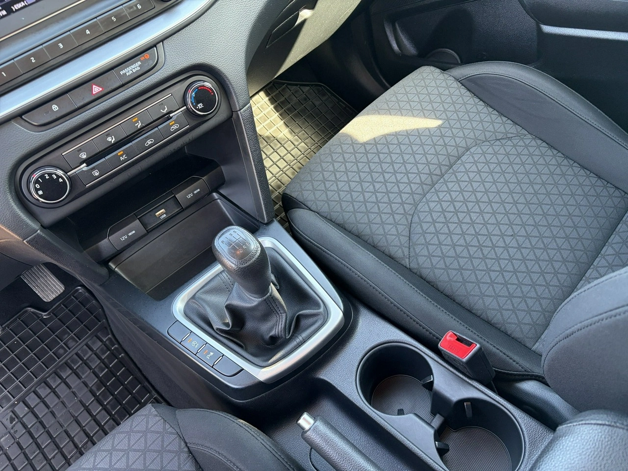 Kia Ceed - Zdjęcie 15