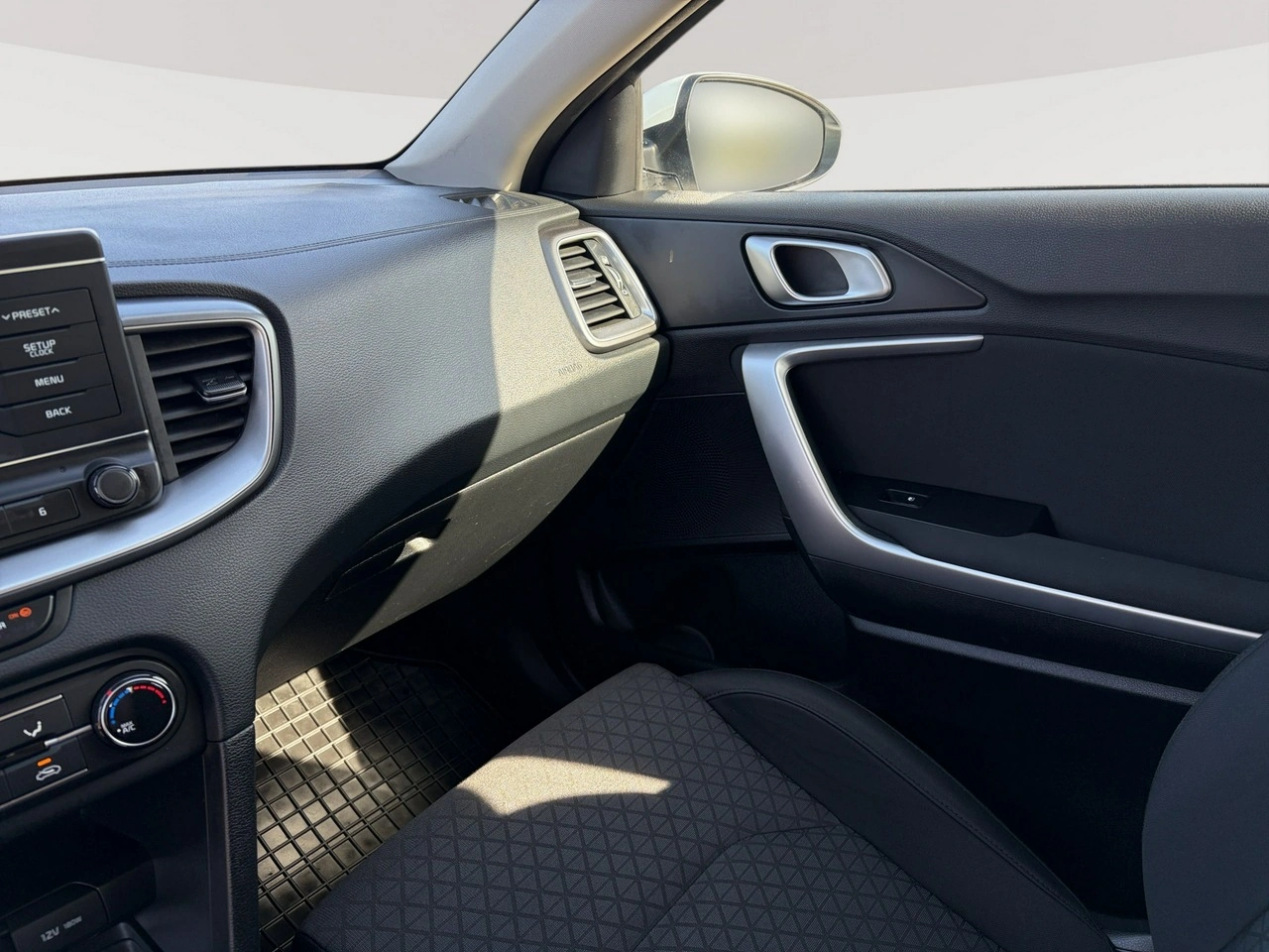 Kia Ceed - Zdjęcie 16