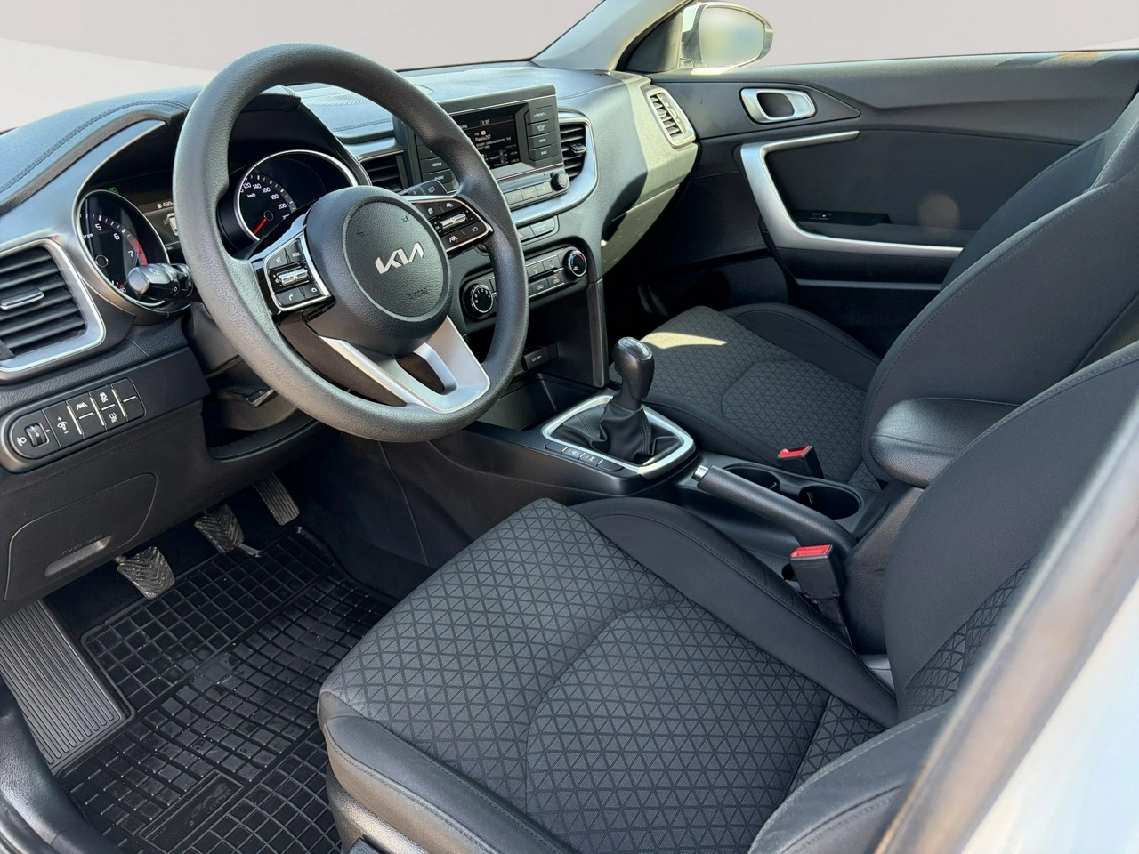 Kia Ceed - Zdjęcie 6