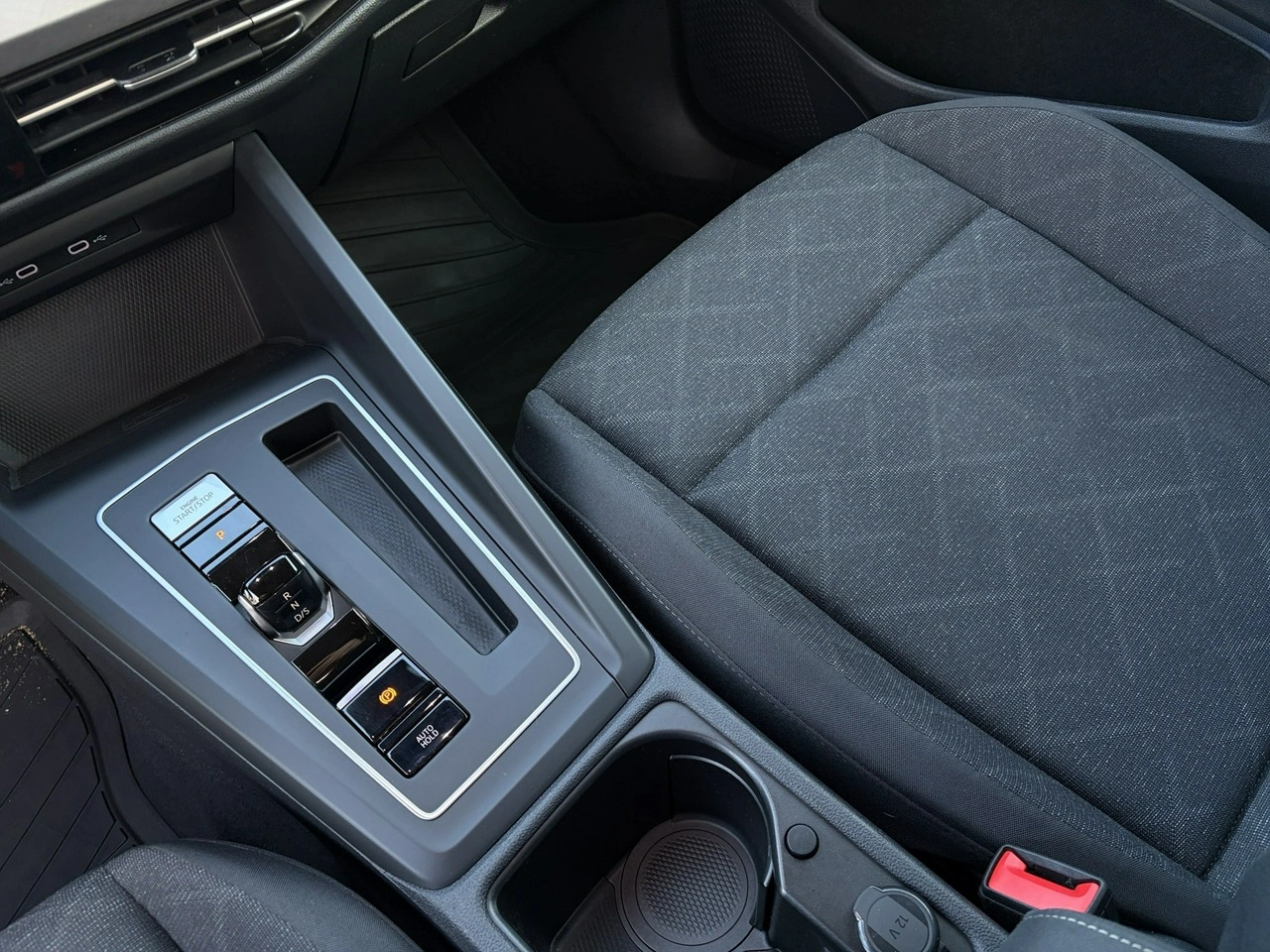 Volkswagen Golf - Zdjęcie 20
