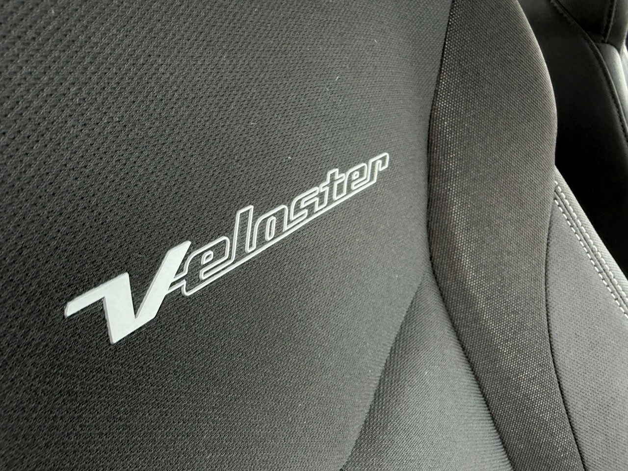 Hyundai Veloster - Zdjęcie 10
