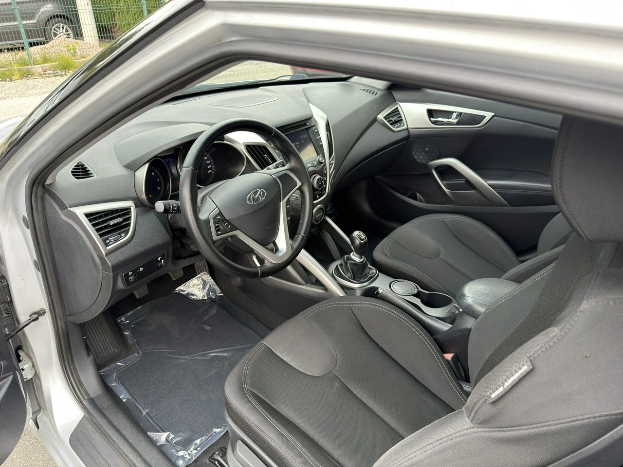 Hyundai Veloster - Zdjęcie 13