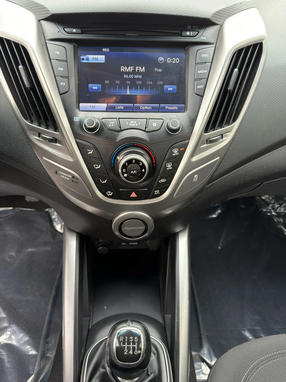 Hyundai Veloster - Zdjęcie 15