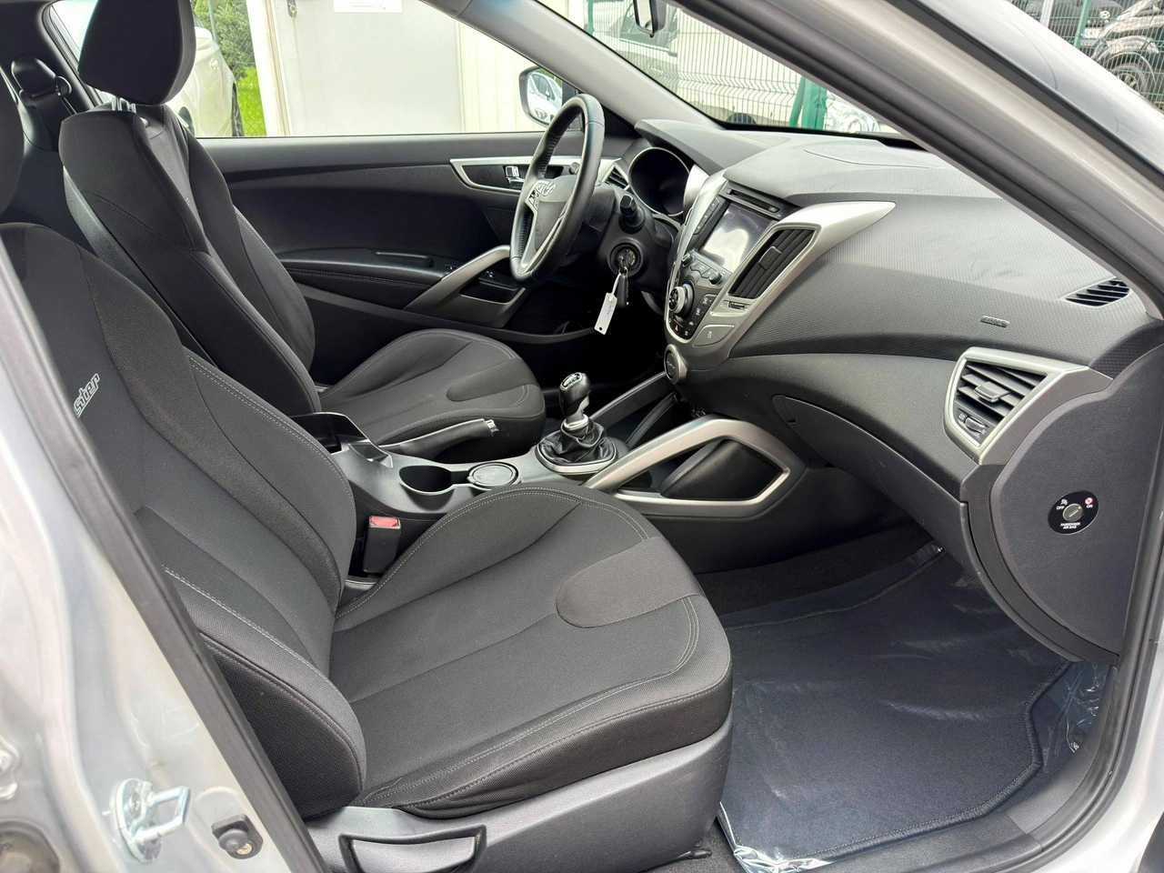 Hyundai Veloster - Zdjęcie 23