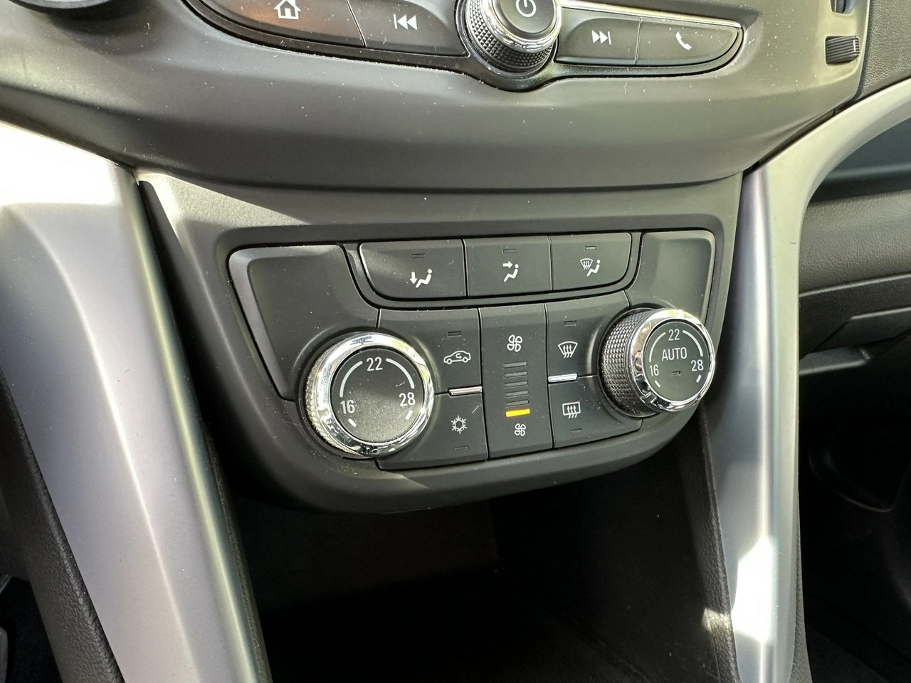 Opel Zafira - Zdjęcie 10