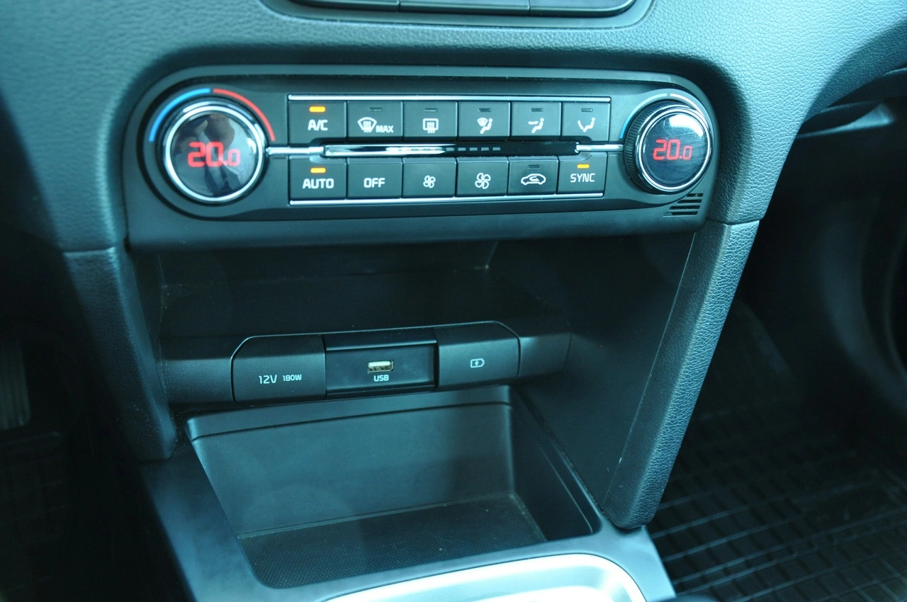 Kia Ceed - Zdjęcie 19