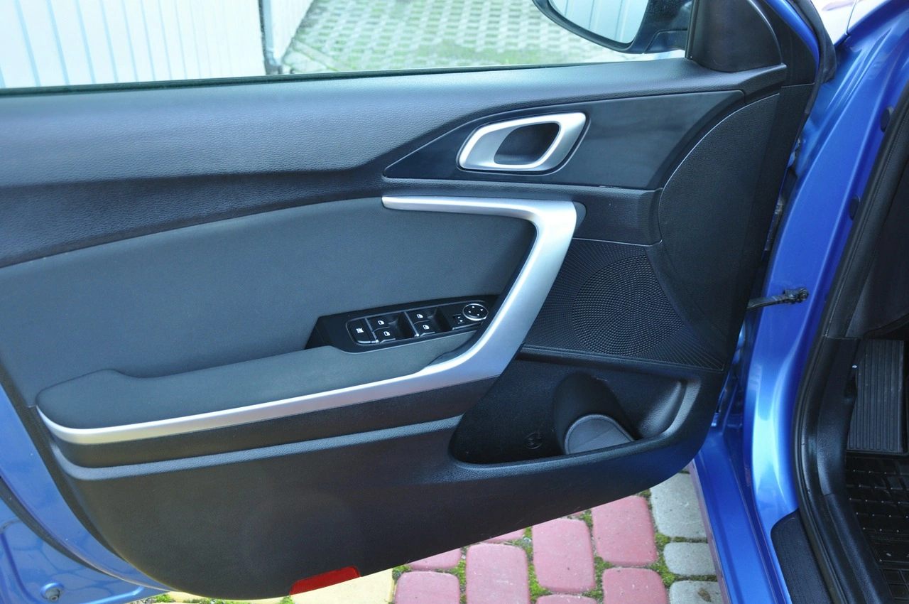 Kia Ceed - Zdjęcie 8