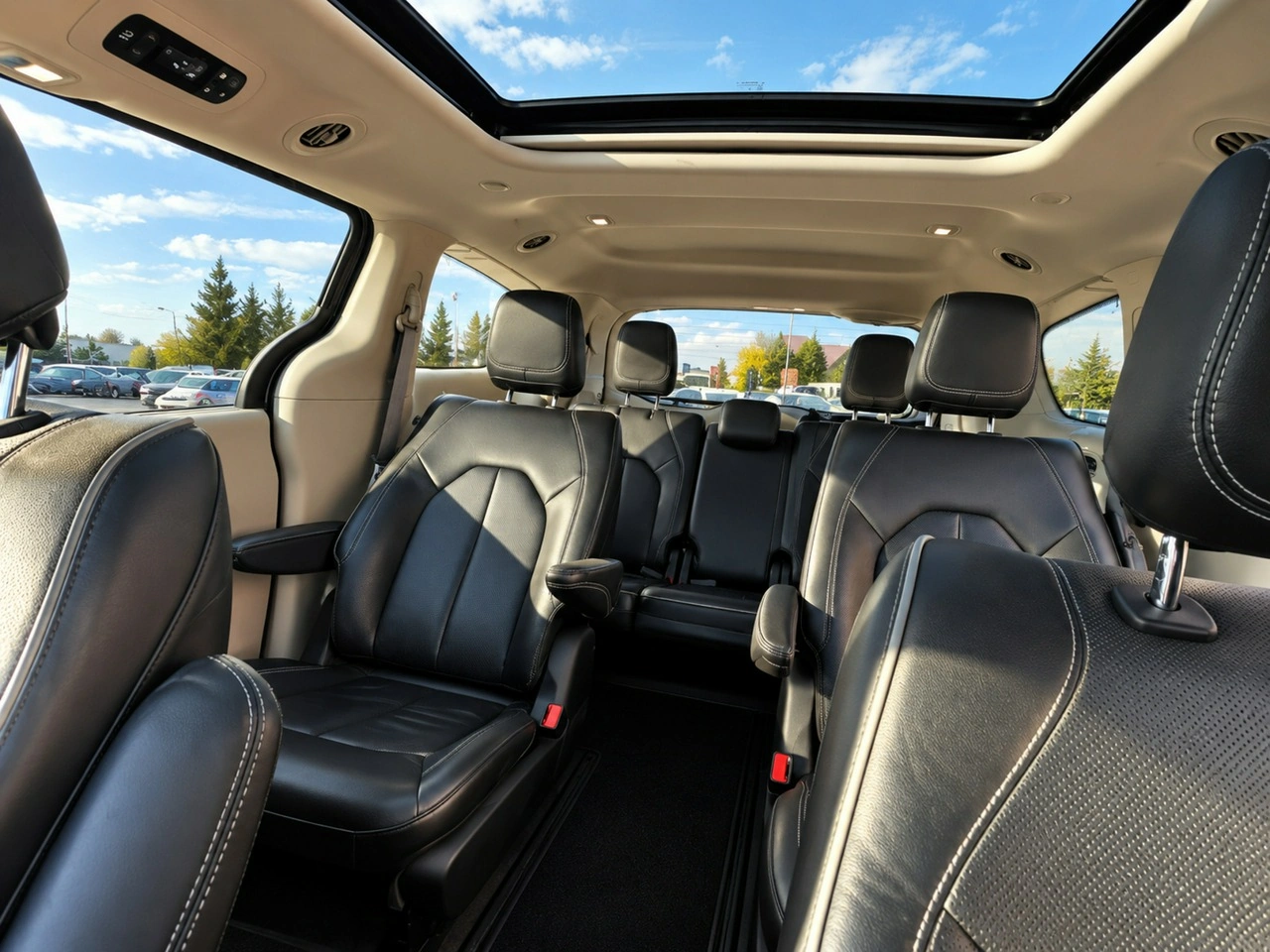 Chrysler Pacifica - Zdjęcie 25