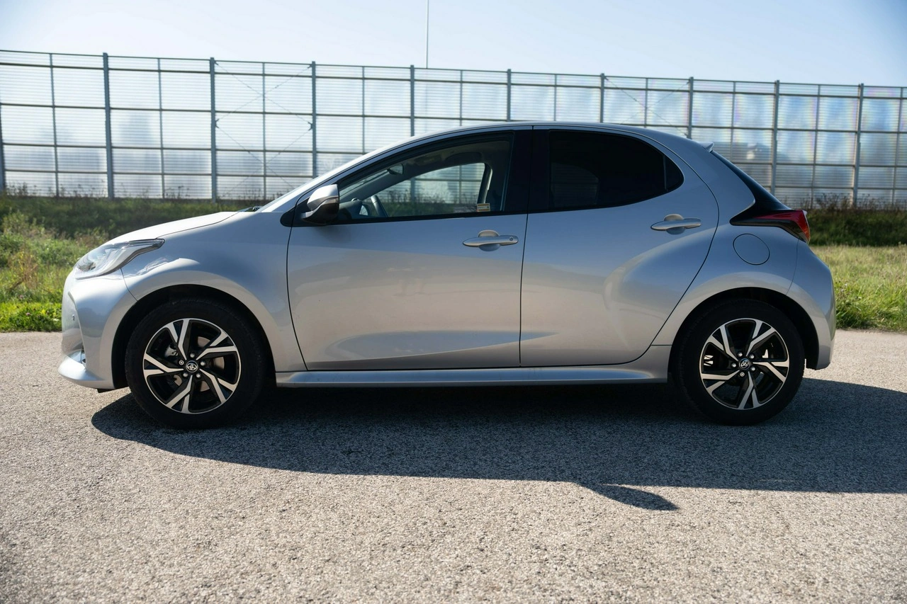 Toyota Yaris - Zdjęcie 9