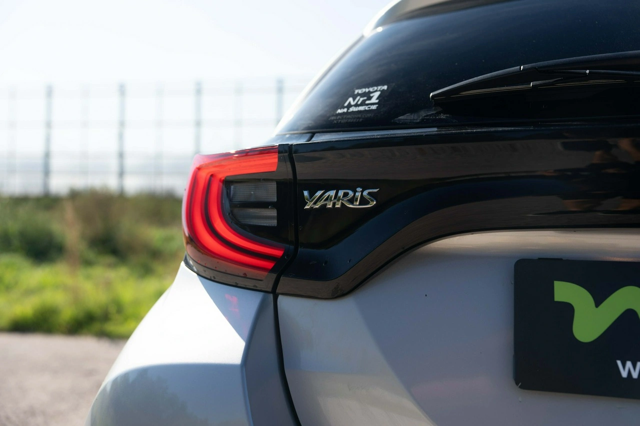 Toyota Yaris - Zdjęcie 12