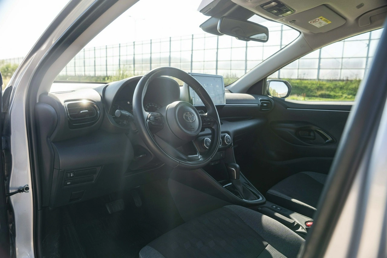 Toyota Yaris - Zdjęcie 17