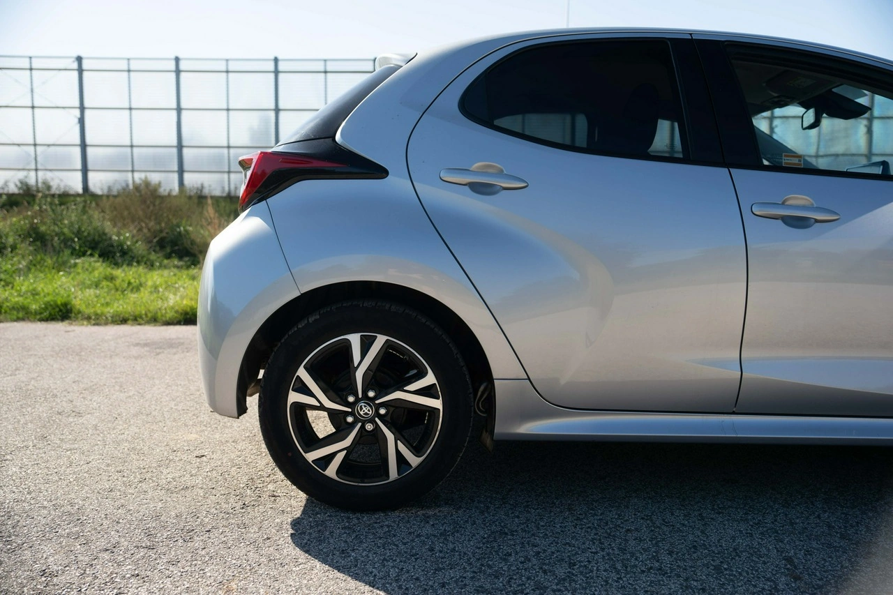 Toyota Yaris - Zdjęcie 6