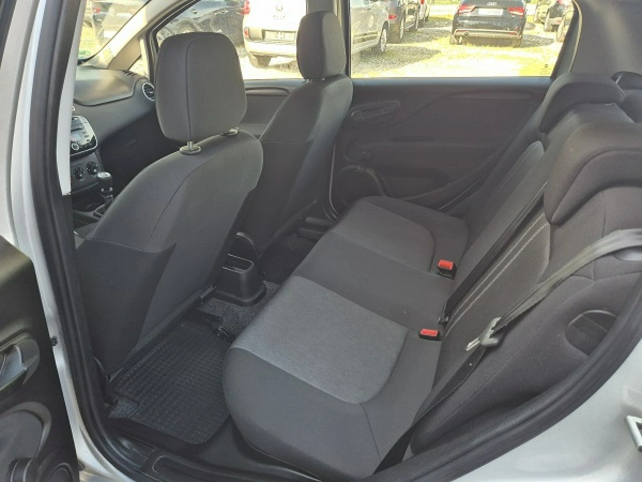 Fiat Punto - Zdjęcie 17