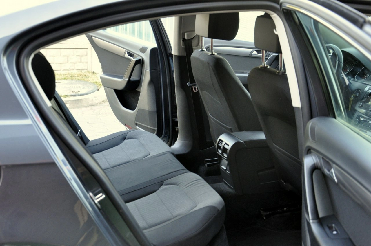 Volkswagen Passat - Zdjęcie 34