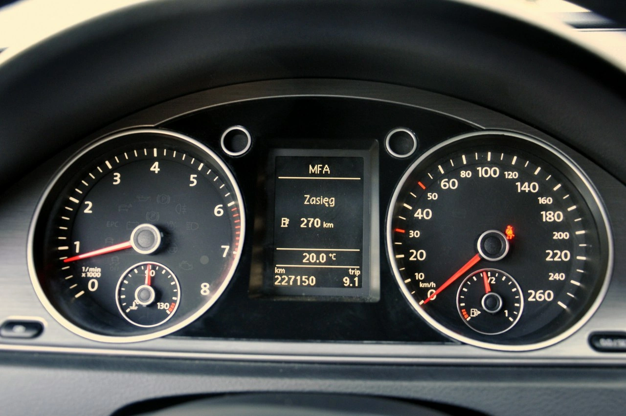 Volkswagen Passat - Zdjęcie 17