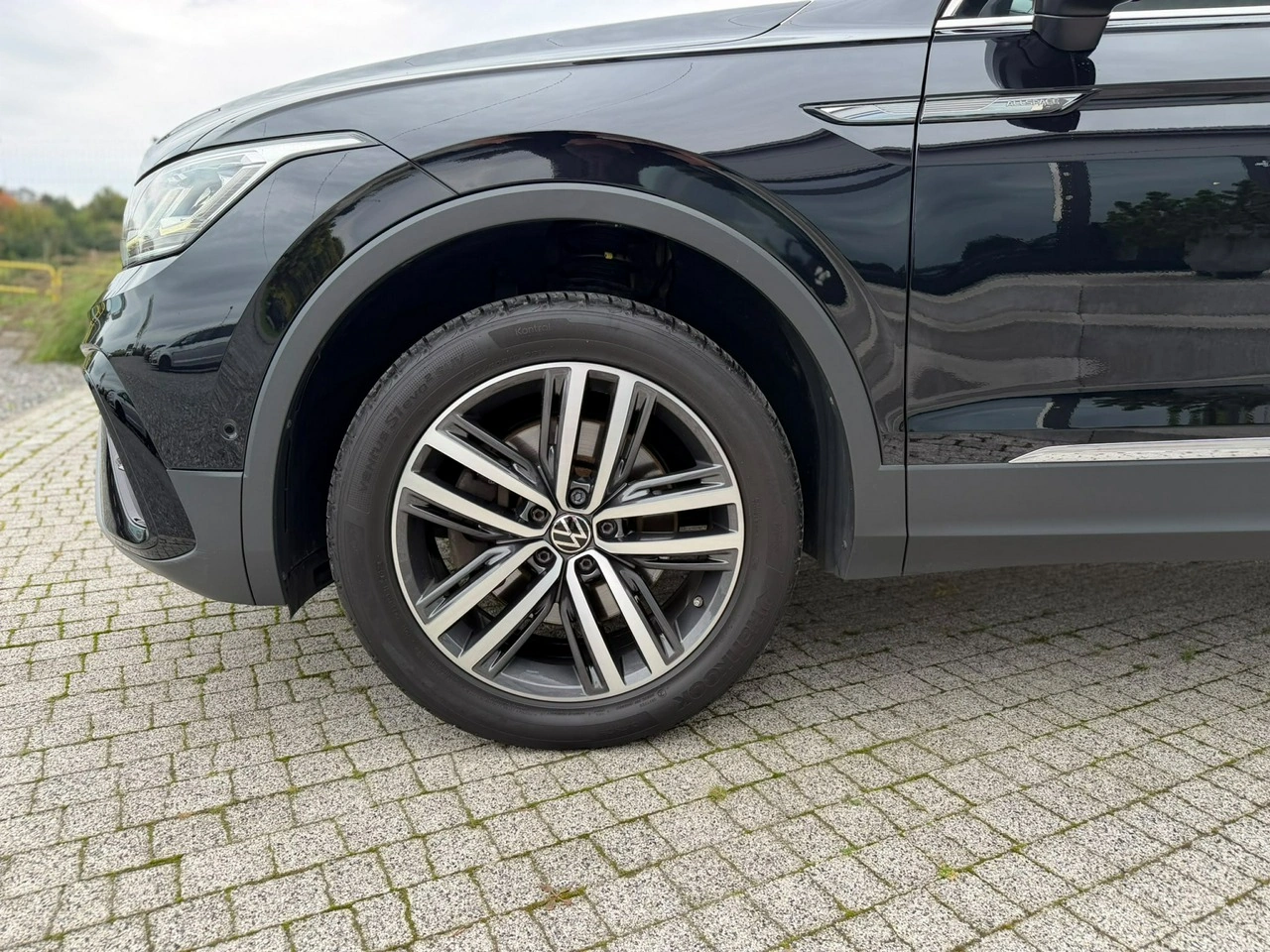 Volkswagen Tiguan Allspace - Zdjęcie 9